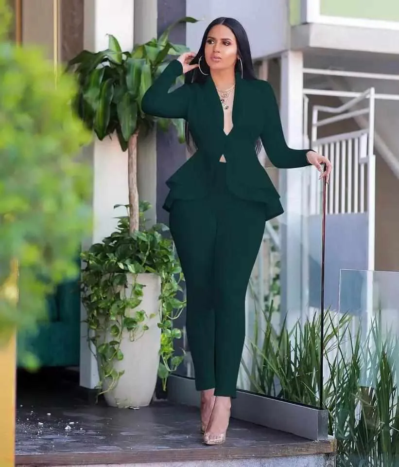 Ladies Elegant Blazers And Pencil Pants Suit.