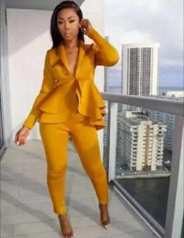 Ladies Elegant Blazers And Pencil Pants Suit.