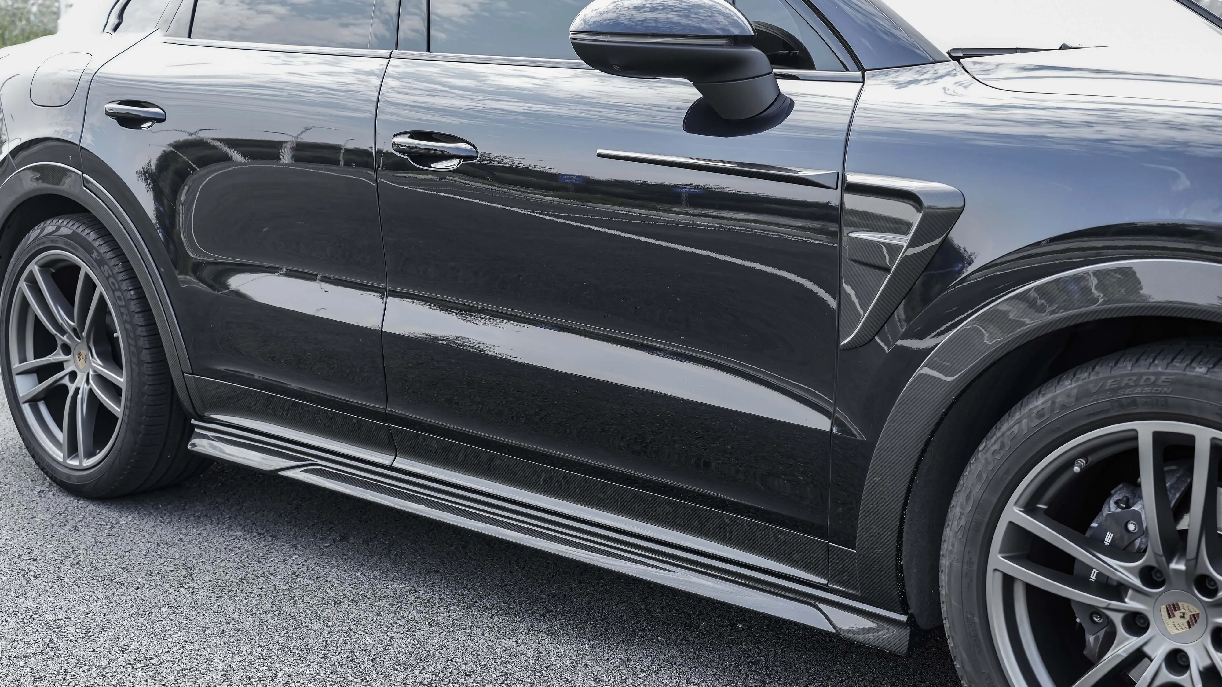 Ventus Veloce Side Skirts for Porsche Cayenne 9Y0 9Y0.1 9Y0.2 Coupe 9Y3 9Y3.1 9Y3.2 Turbo/E-Hybrid Carbon Fiber